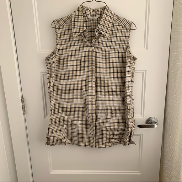 ✨FREE add on✨Vintage sleeveless button down shirt burburry look - Picture 1 of 3